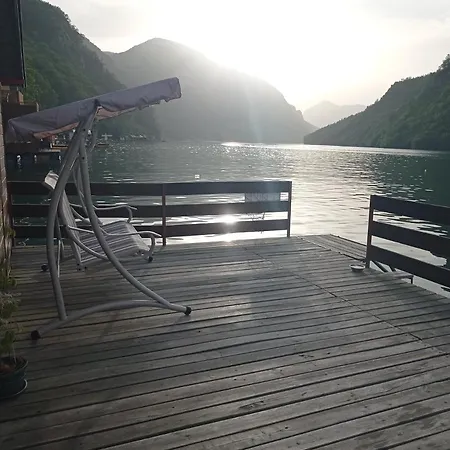 Raft Perucac Rastiste